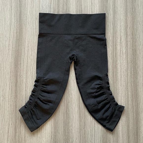 Lululemon In The Flow Cropped Leggings Black 2 - Picture 1 of 10